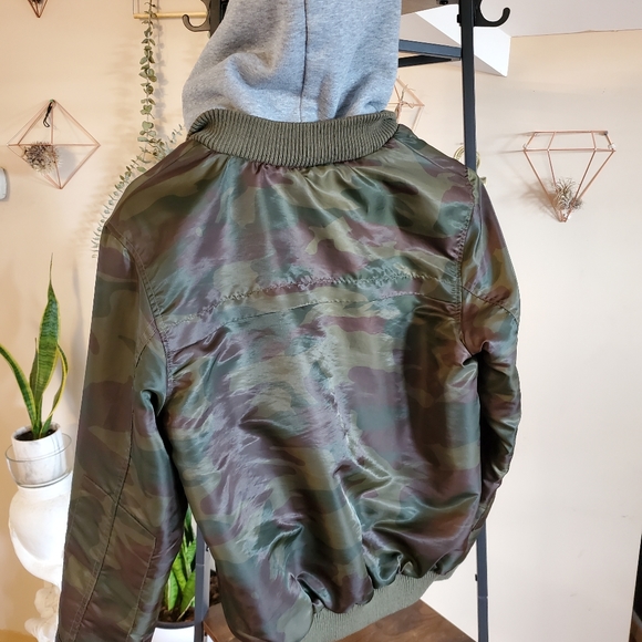 Camo and grey jacket with hood - Picture 3 of 3